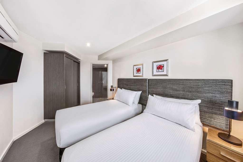 Adina Serviced Apartments Canberra Dickson Room photo