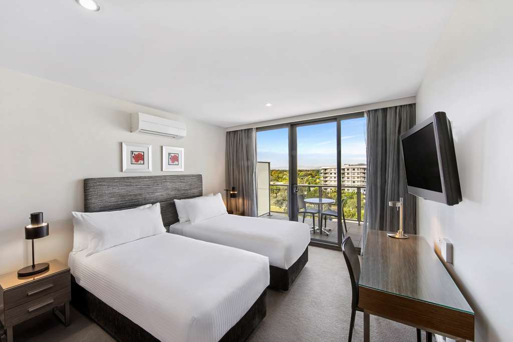 Adina Serviced Apartments Canberra Dickson Room photo